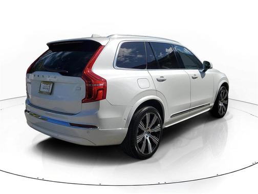 2023 Volvo XC90 Recharge Plug-In Hybrid T8 Ultimate Bright Theme 7-Seater