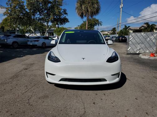 2022 Tesla Model Y Long Range Dual Motor All-Wheel Drive