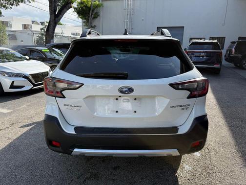 Crystal White Pearl 2024 Subaru Outback Limited XT