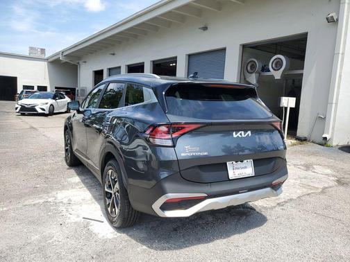 Gravity Gray 2024 Kia Sportage Hybrid EX