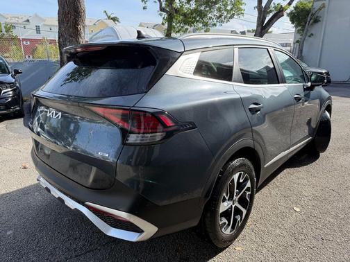 Gravity Gray 2024 Kia Sportage Hybrid EX