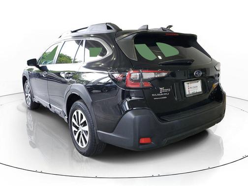 Crystal Black Silica 2024 Subaru Outback Premium