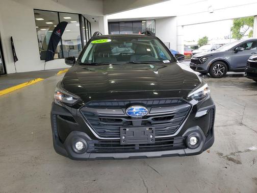 Crystal Black Silica 2024 Subaru Outback Premium