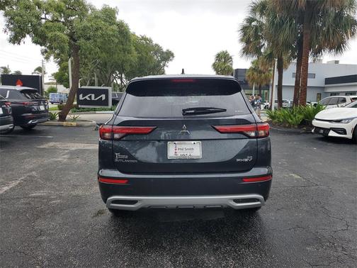 2025 Mitsubishi Outlander PHEV SE S-AWC