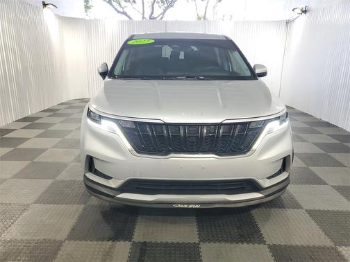 2023 Kia Carnival LX