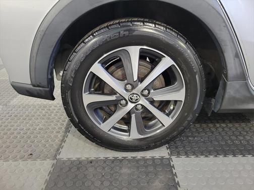 2019 Toyota Prius LE