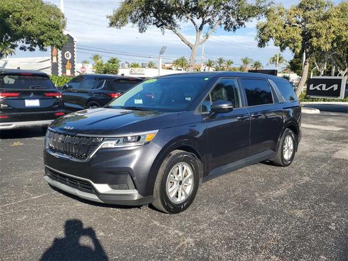2023 Kia Carnival LX