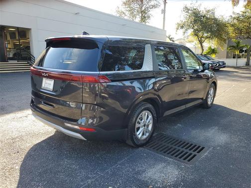 2023 Kia Carnival LX