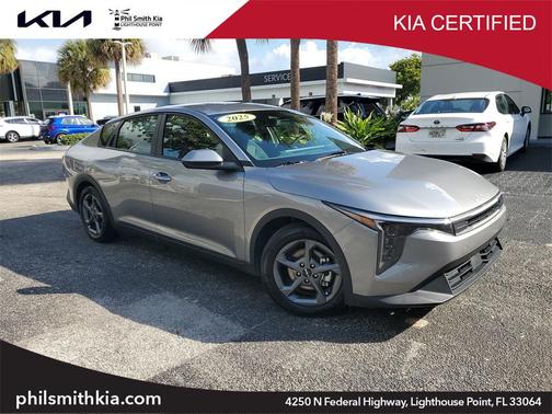 2025 Kia K4 LXS