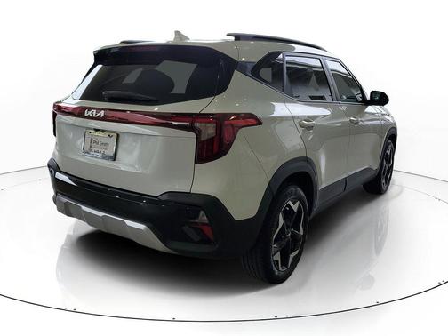Snow White Pearl 2025 Kia Seltos S