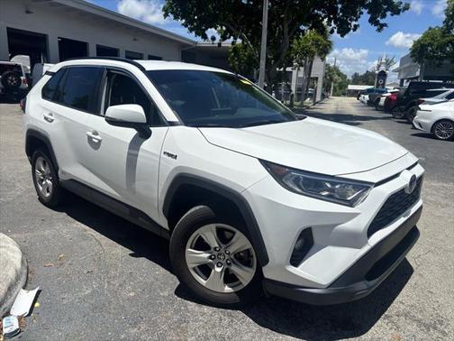 2021 Toyota RAV4 Hybrid XLE