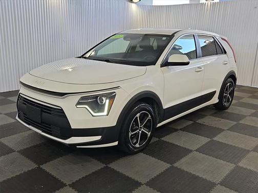 2023 Kia Niro LX