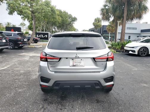 2025 Mitsubishi Outlander Sport SE