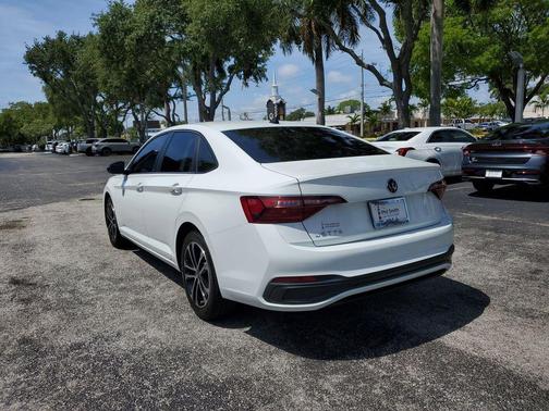 Pure White 2024 Volkswagen Jetta 1.5T Sport
