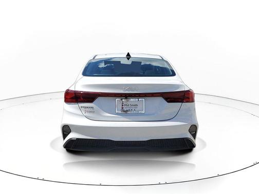 Snow White Pearl 2022 Kia Forte LXS
