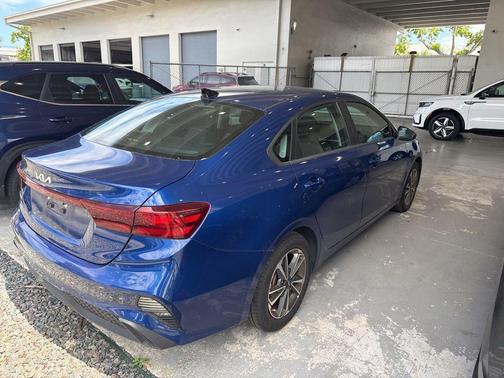 Deep Sea Blue 2023 Kia Forte LXS