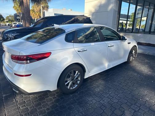 2019 Kia Optima LX