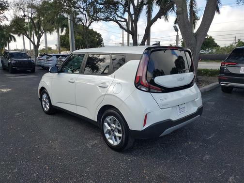 2024 Kia Soul LX