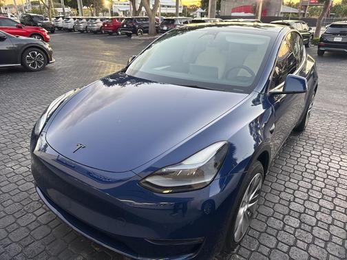 2023 Tesla Model Y Long Range Dual Motor All-Wheel Drive