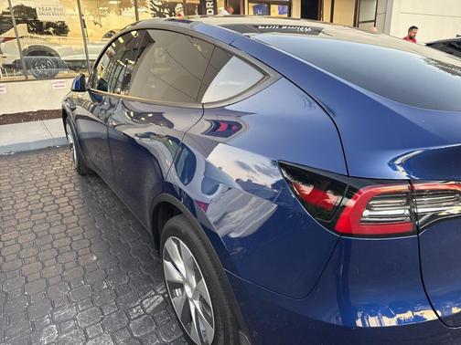 2023 Tesla Model Y Long Range Dual Motor All-Wheel Drive