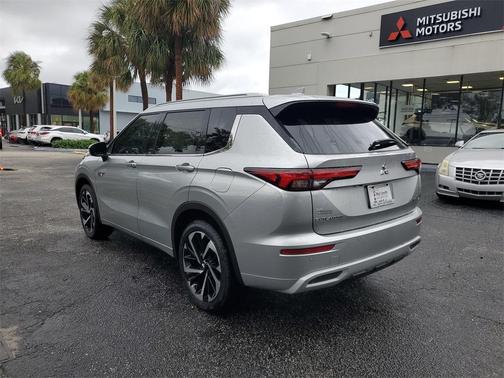 2025 Mitsubishi Outlander PHEV SEL