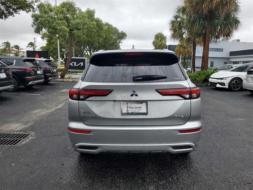 2025 Mitsubishi Outlander PHEV SEL