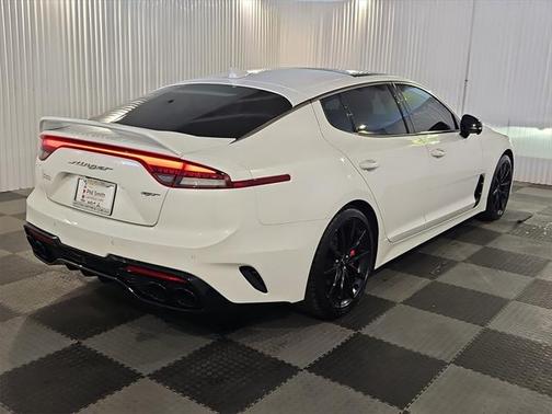 2022 Kia Stinger GT2
