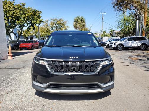 2023 Kia Carnival LX