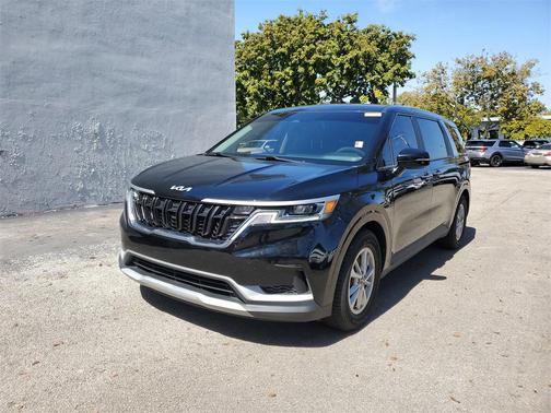 2023 Kia Carnival LX
