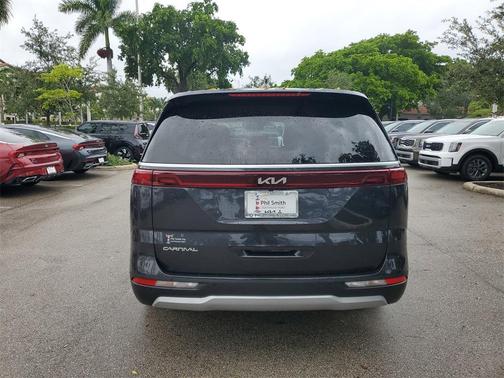 2023 Kia Carnival LX