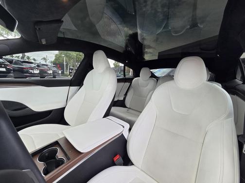 2022 Tesla Model S Base
