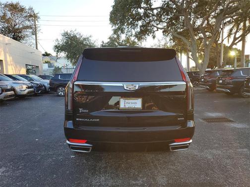 2024 Cadillac Escalade ESV Luxury