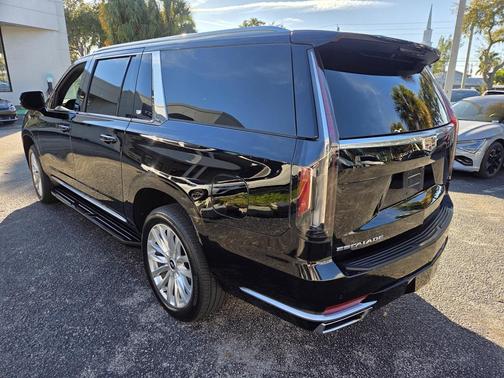 2024 Cadillac Escalade ESV Luxury