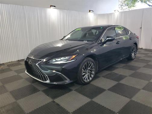 2024 Lexus ES 300h Ultra Luxury