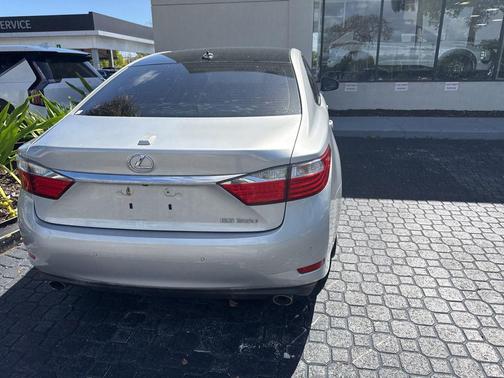Silver Lining Metallic 2014 Lexus ES 350 Base