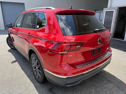 Kings Red Metallic 2023 Volkswagen Tiguan 2.0T SE