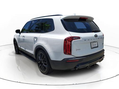 Glacial White Pearl 2021 Kia Telluride SX