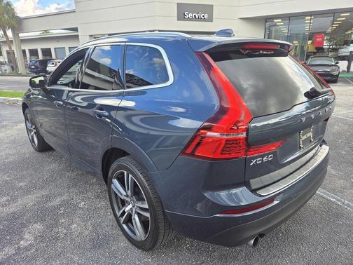 2020 Volvo XC60 T5 Momentum