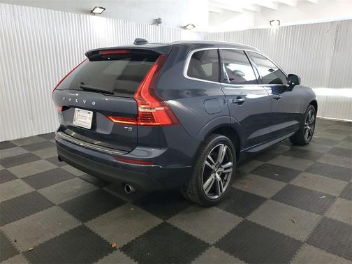2020 Volvo XC60 T5 Momentum