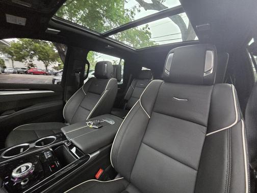 2025 Cadillac Escalade Sport