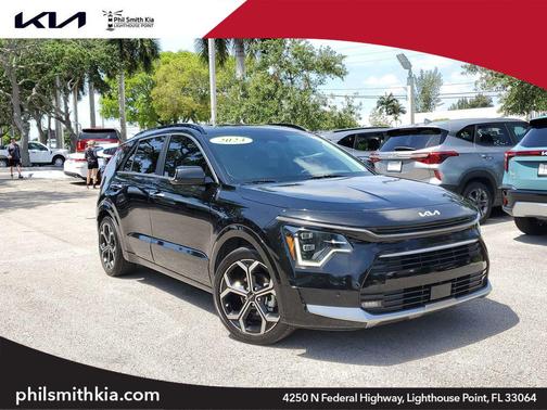 Aurora Black Pearl 2023 Kia Niro Touring
