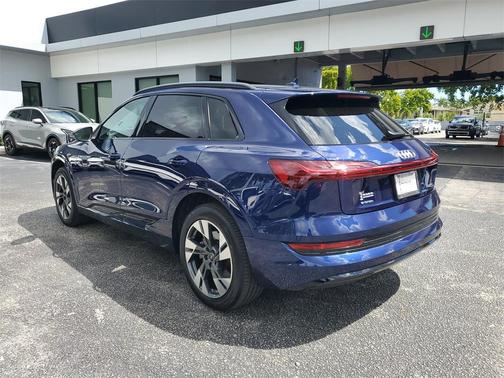 2021 Audi e-tron Premium