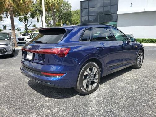 2021 Audi e-tron Premium