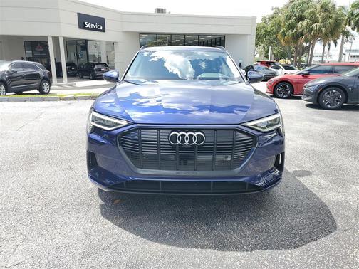 2021 Audi e-tron Premium