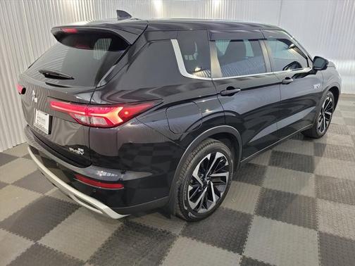 2023 Mitsubishi Outlander PHEV LE