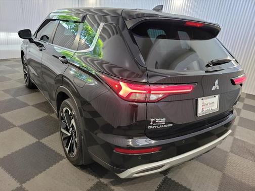 2023 Mitsubishi Outlander PHEV LE