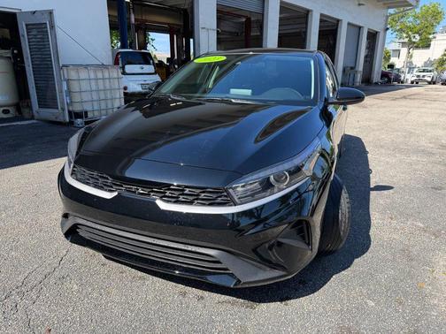 Aurora Black 2023 Kia Forte LXS