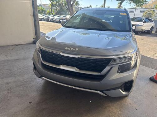 Steel Gray 2023 Kia Seltos S