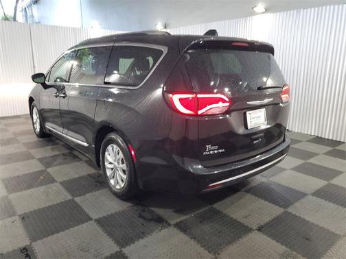 2018 Chrysler Pacifica Touring-L