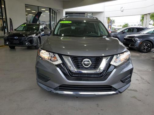 Gun Metallic 2019 Nissan Rogue SV